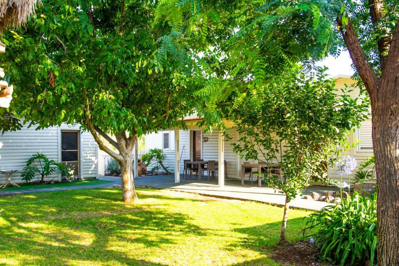 Etzel Tami Hospitality Hotel Neot Golan Exterior photo